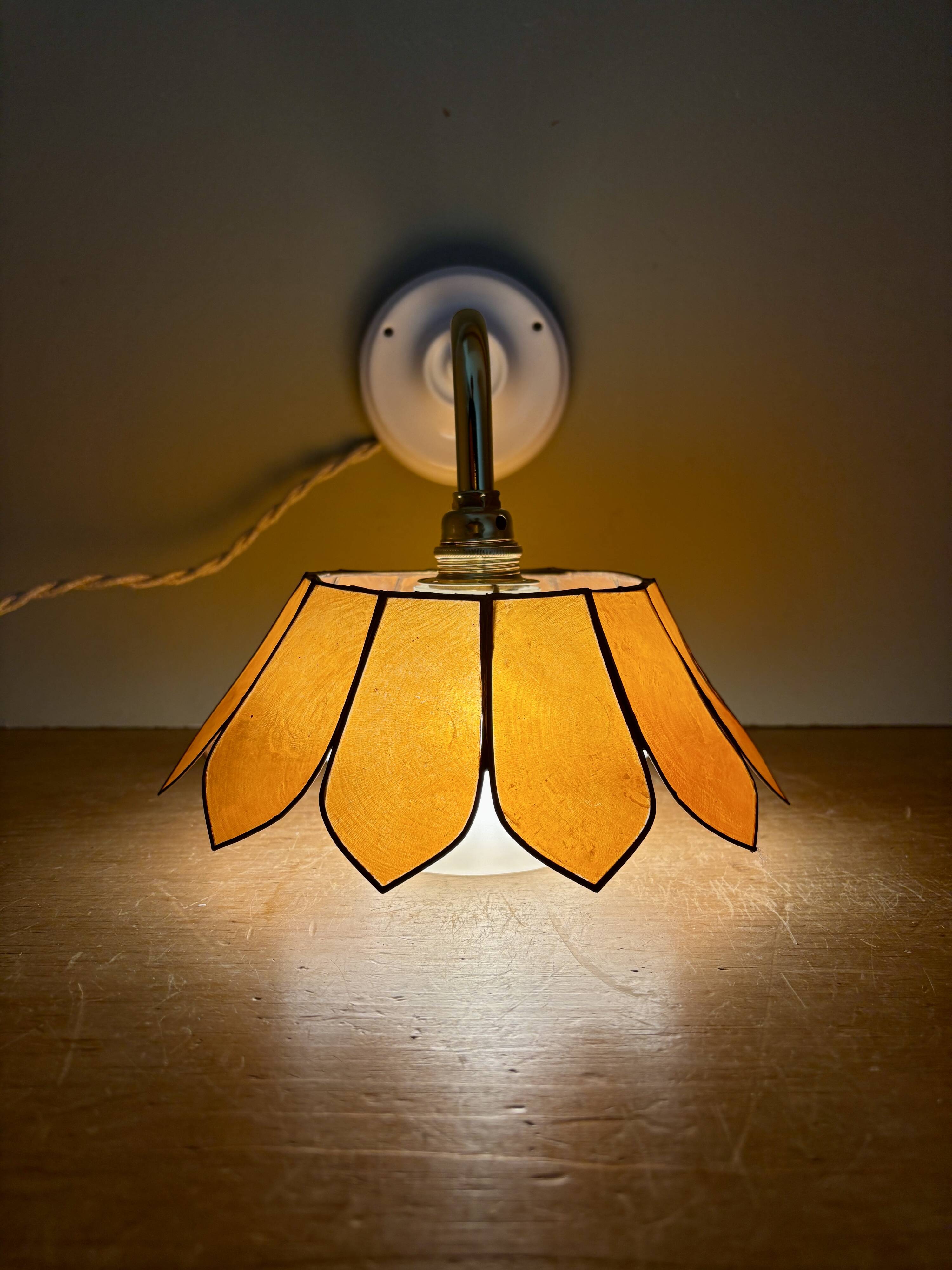 Vintage angled wall lamp with mother-of-pearl lampshade and vintage tulip in white glass