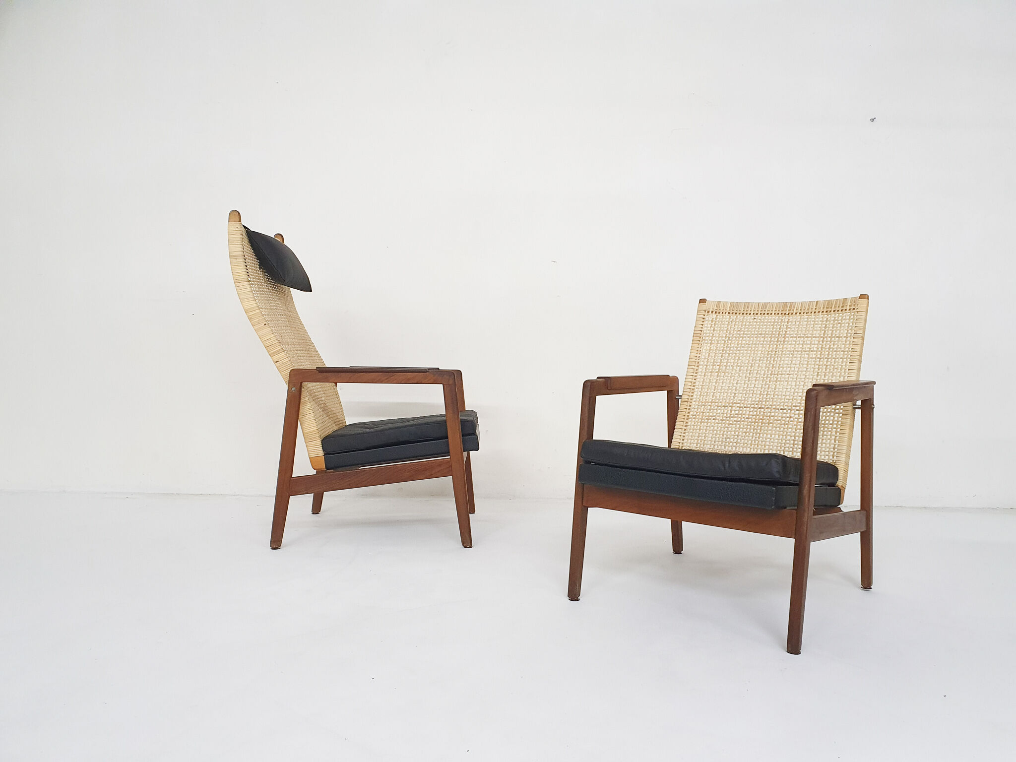 Rattan and leather low-back lounge chair by P.J. Muntendam for Gebr. Jonkers, The Netherlands 1950's