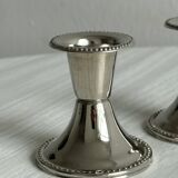 Paire de petits bougeoirs en métal léger