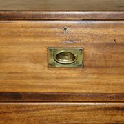 Commode de campagne militaire en acajou circa 1880