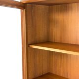 Buffet en teck avec portes en verre par Brouer Møbler, années 1960.