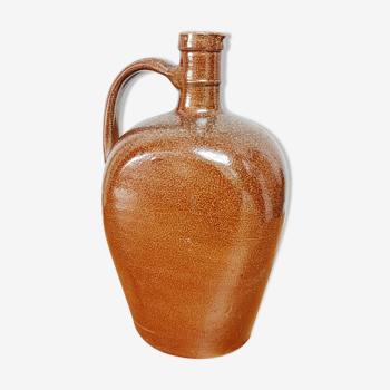 Pitcher in enamelled stoneware