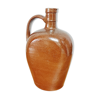 Pitcher in enamelled stoneware