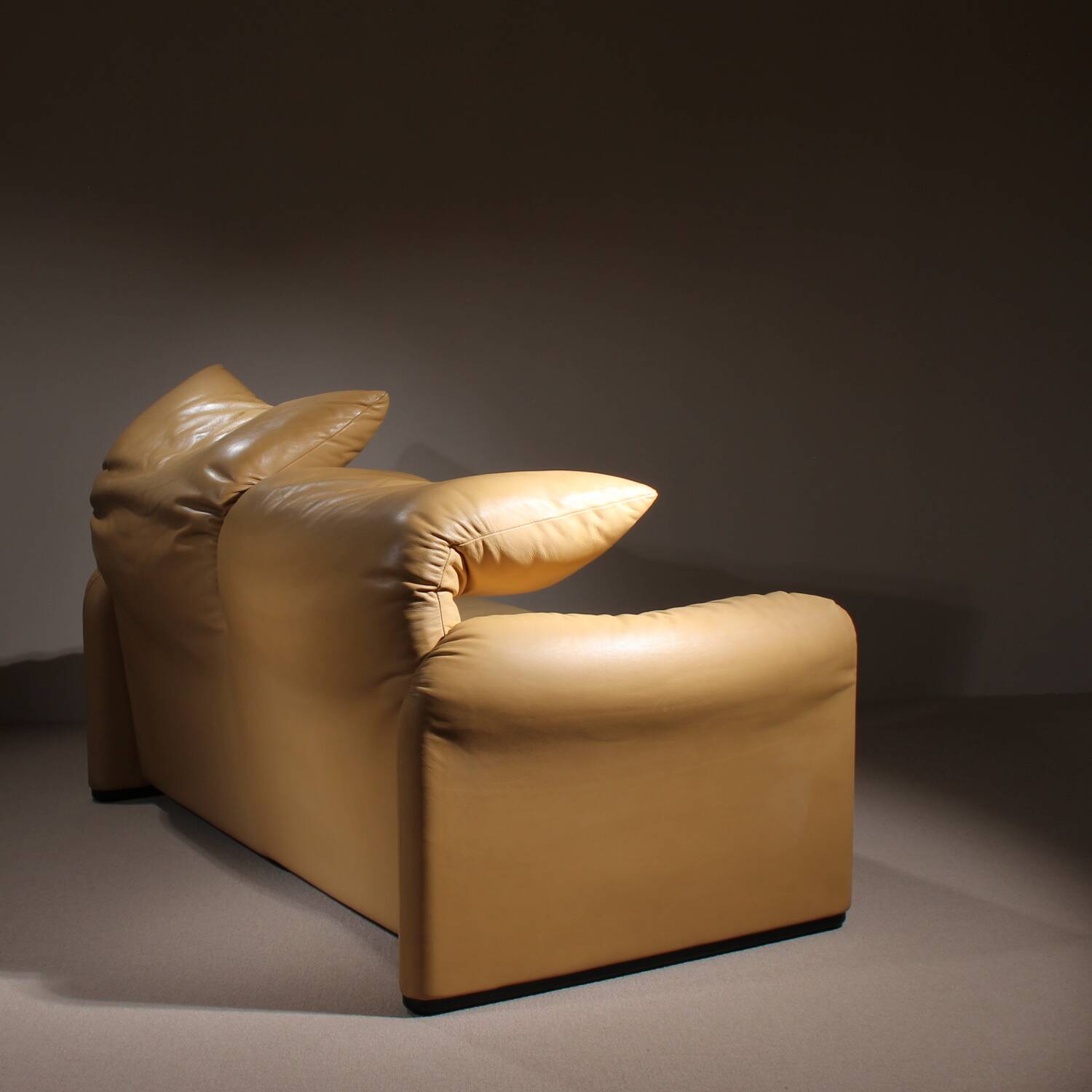 Leather Seating Group ‚Maralunga‘ by Vico Magistretti for Cassina
