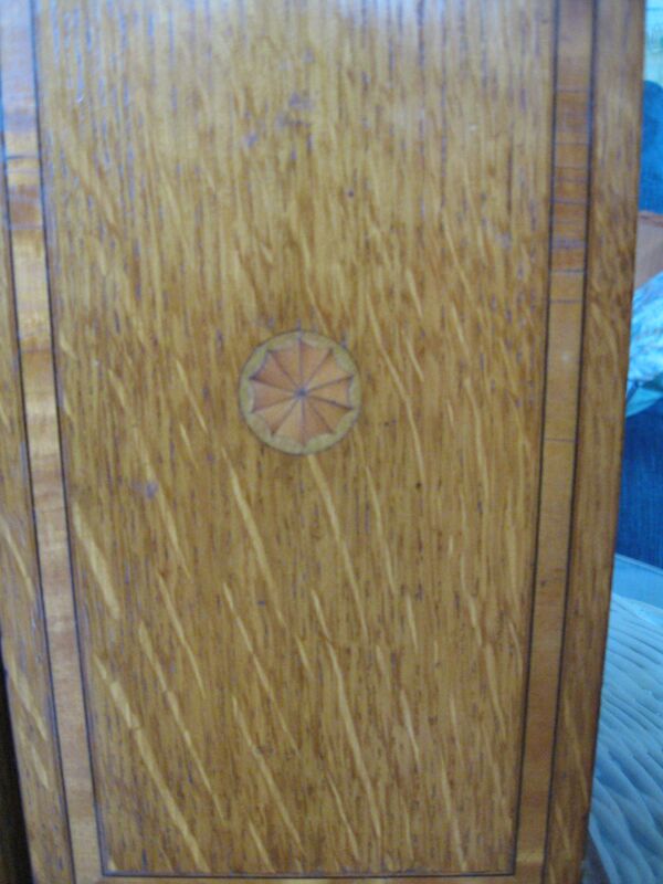 Cabinet de Fumeur Édouardien en Chêne et Marqueterie