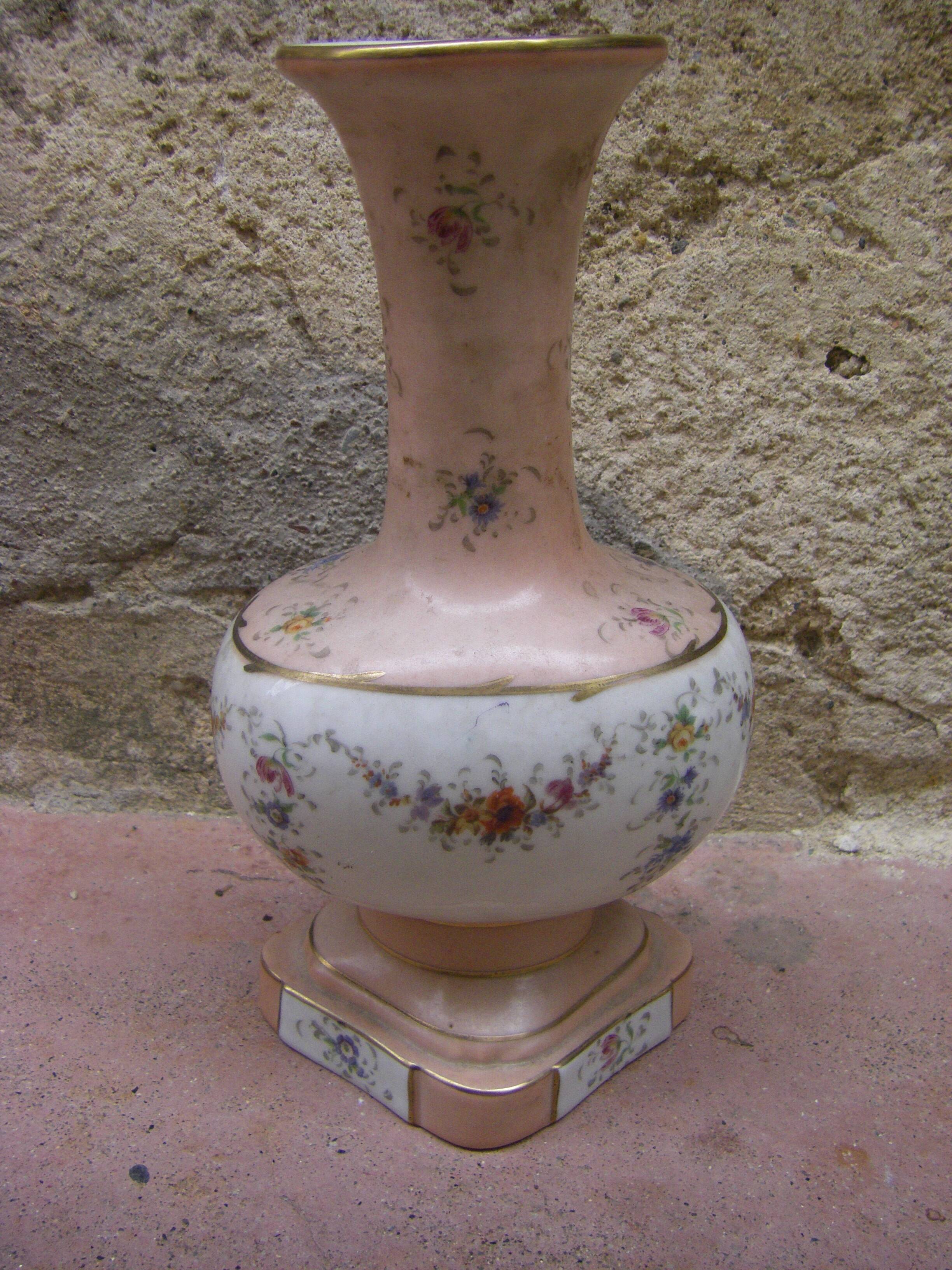 Snake porcelain vase