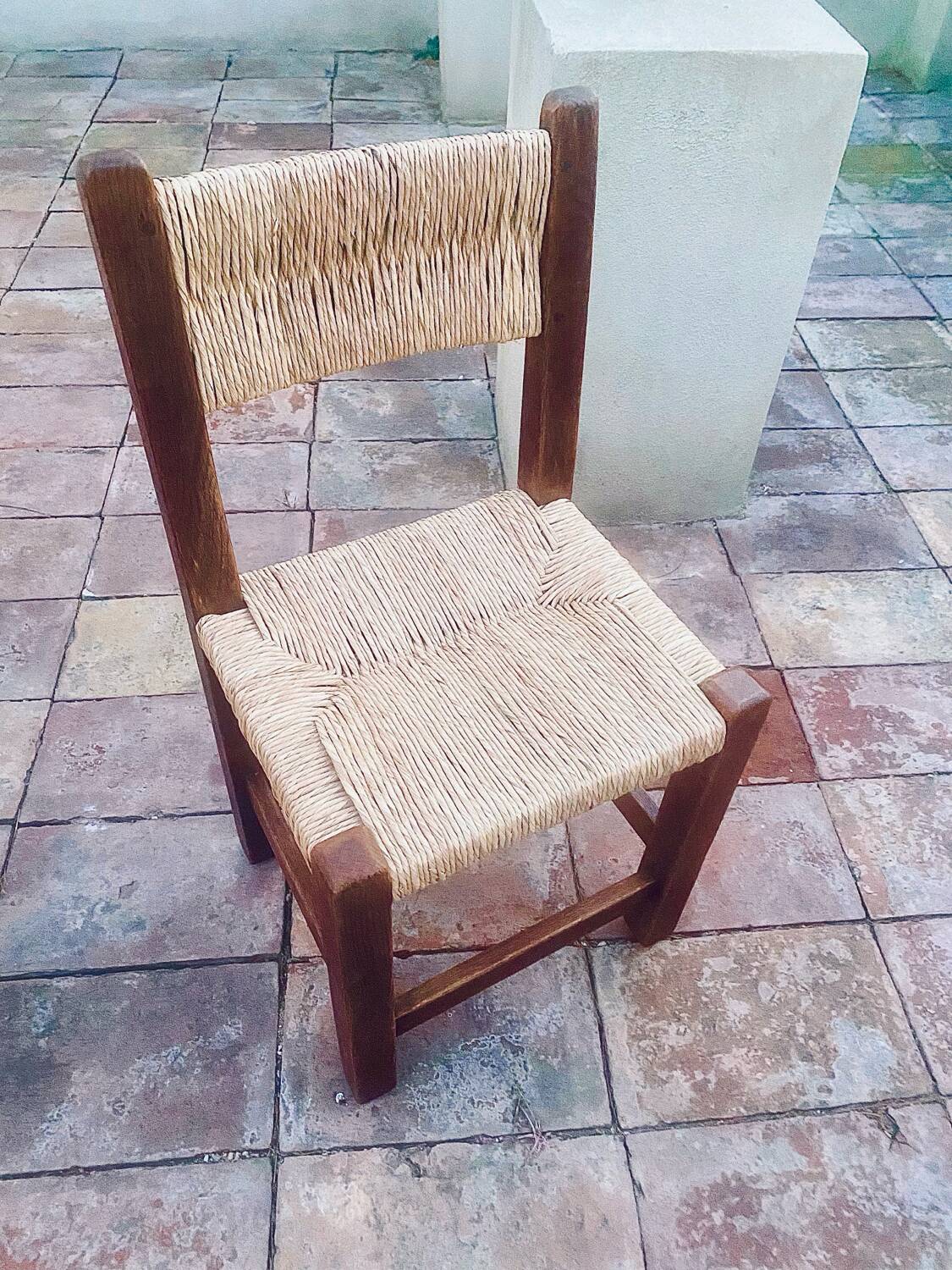 6 rustic wooden and straw chairs