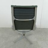 Fauteuil lounge Charles & Ray Eames EA124 en tissu noir, années 1970
