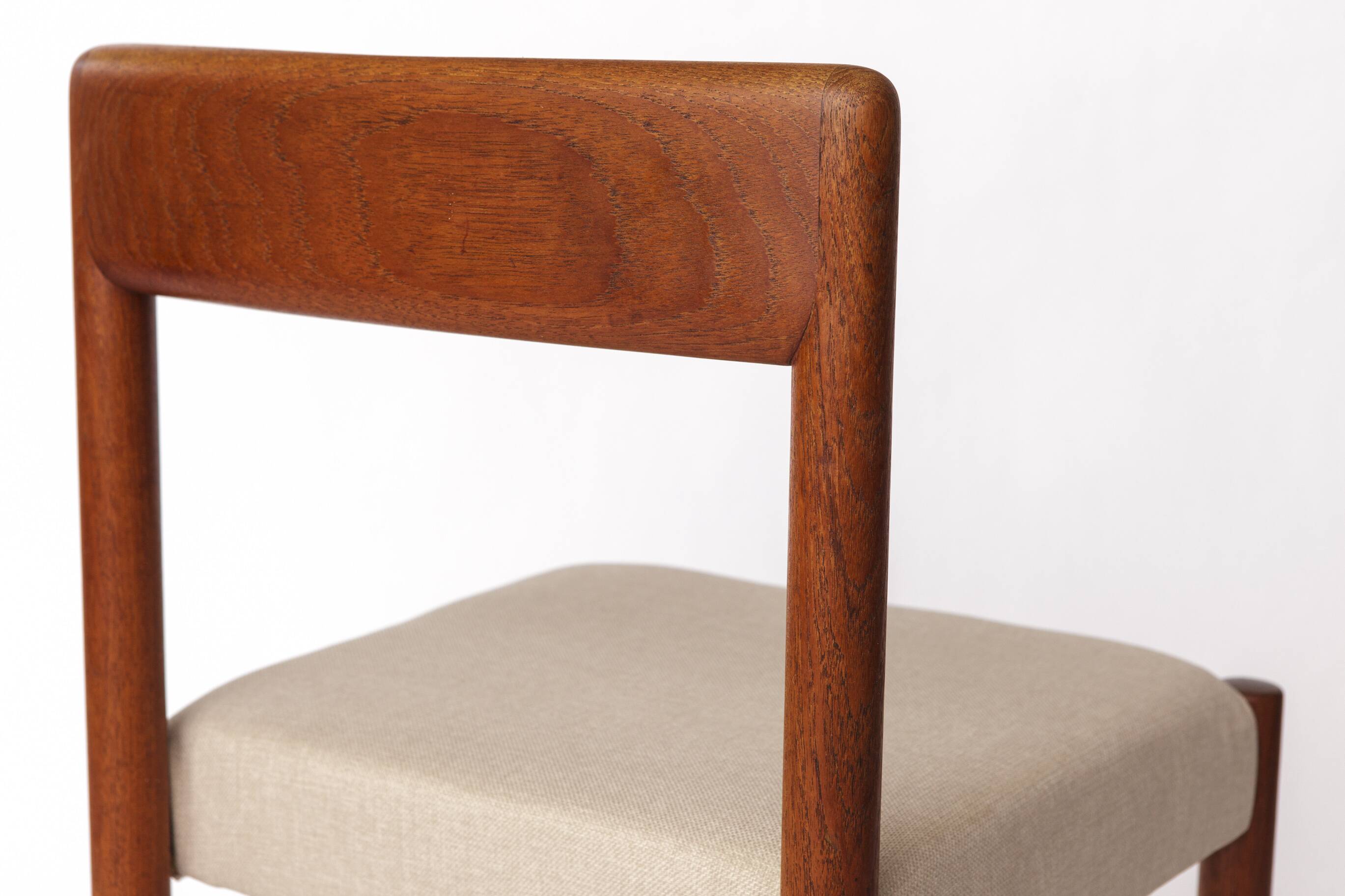 1 of 4 Mid-Century Oak Dining Chair – 1960s Vintage, Light Grey Upholstery