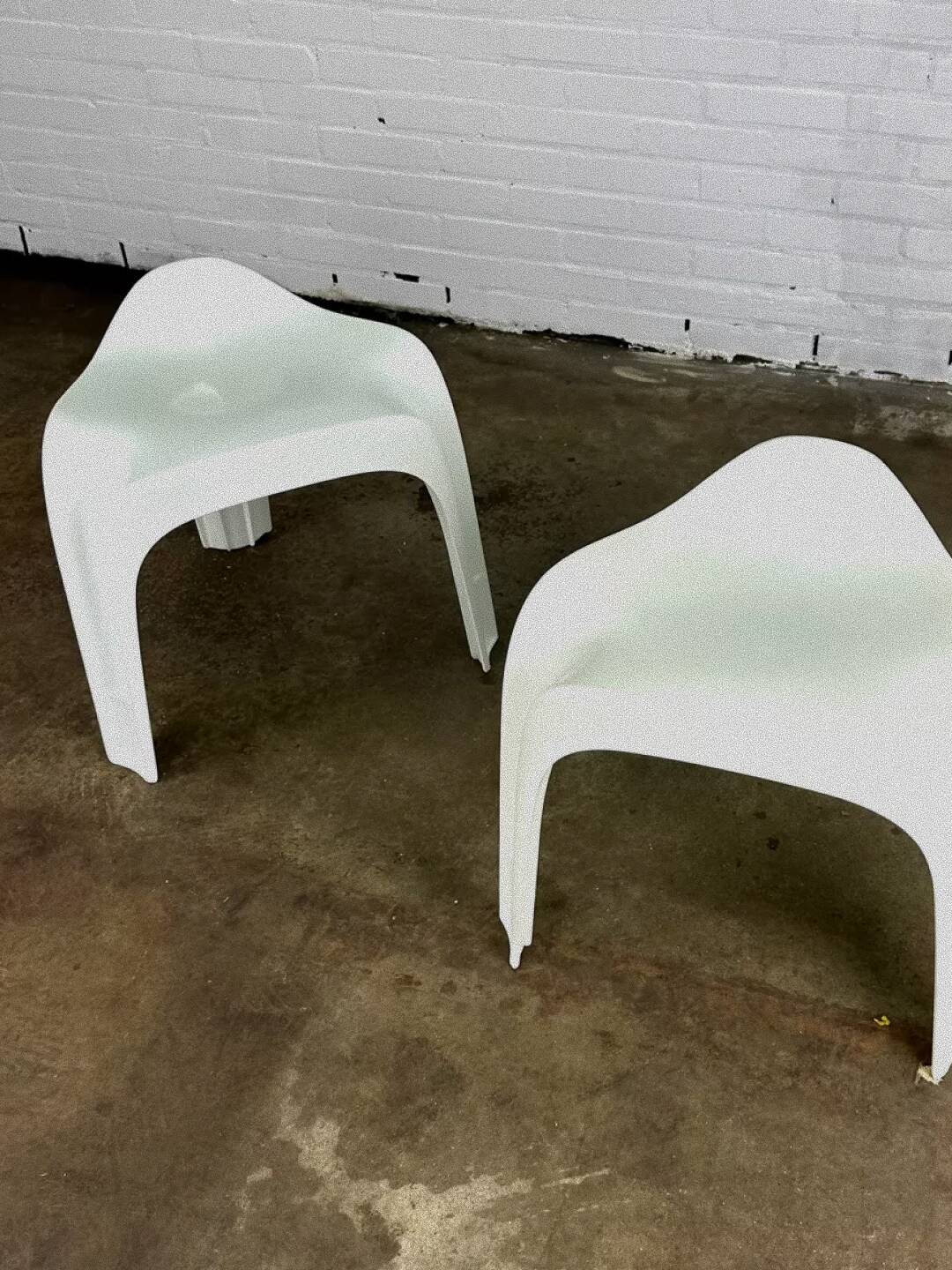 White Casalino stools, Casala — Alexander Begge