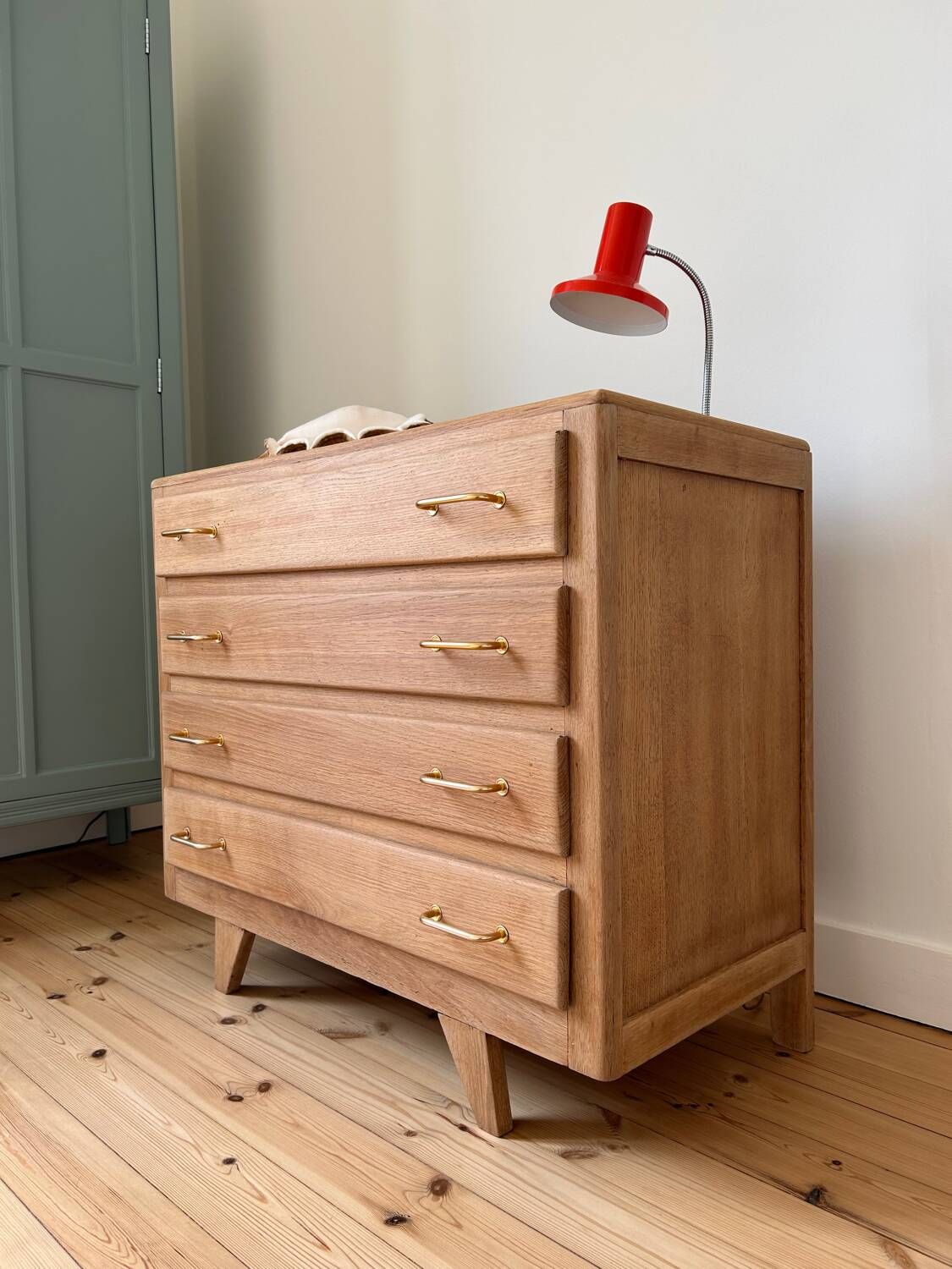 Commode vintage en chêne brut (rénovée)