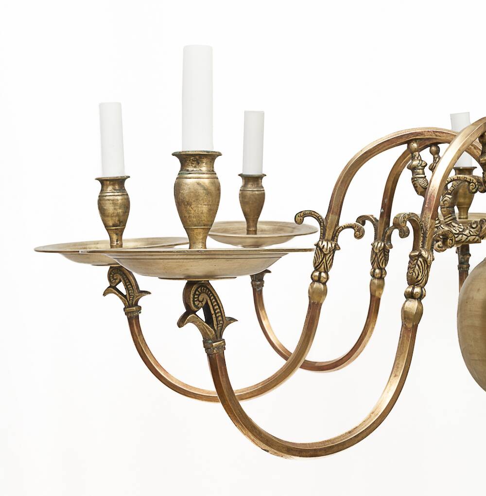 Important Dutch 8-light chandelier