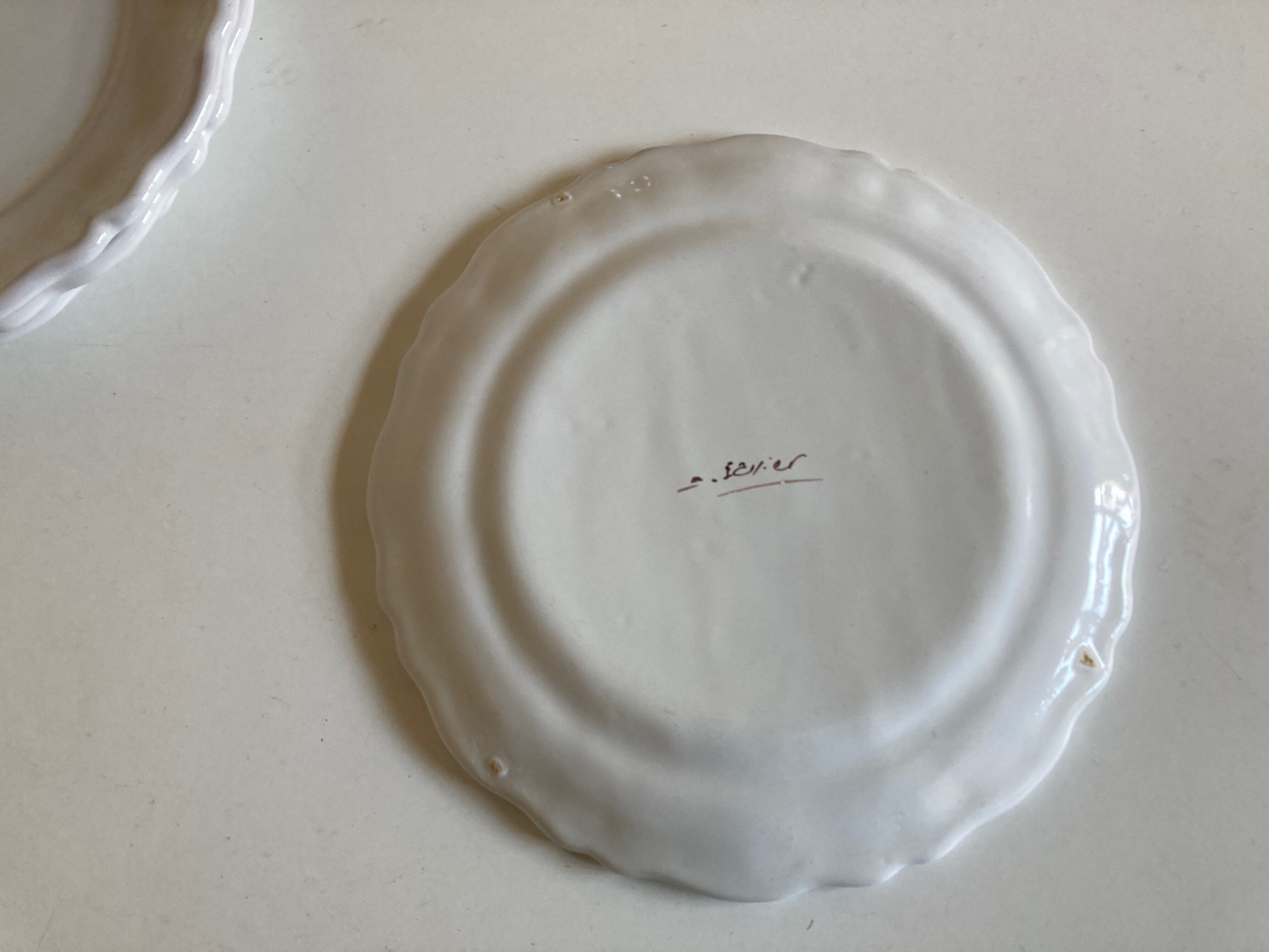 Set de 4 assiettes plates en terre vernissée à godrons moustier 1970