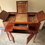 Sublime Louis XVI style walnut and walnut veneer dressing table