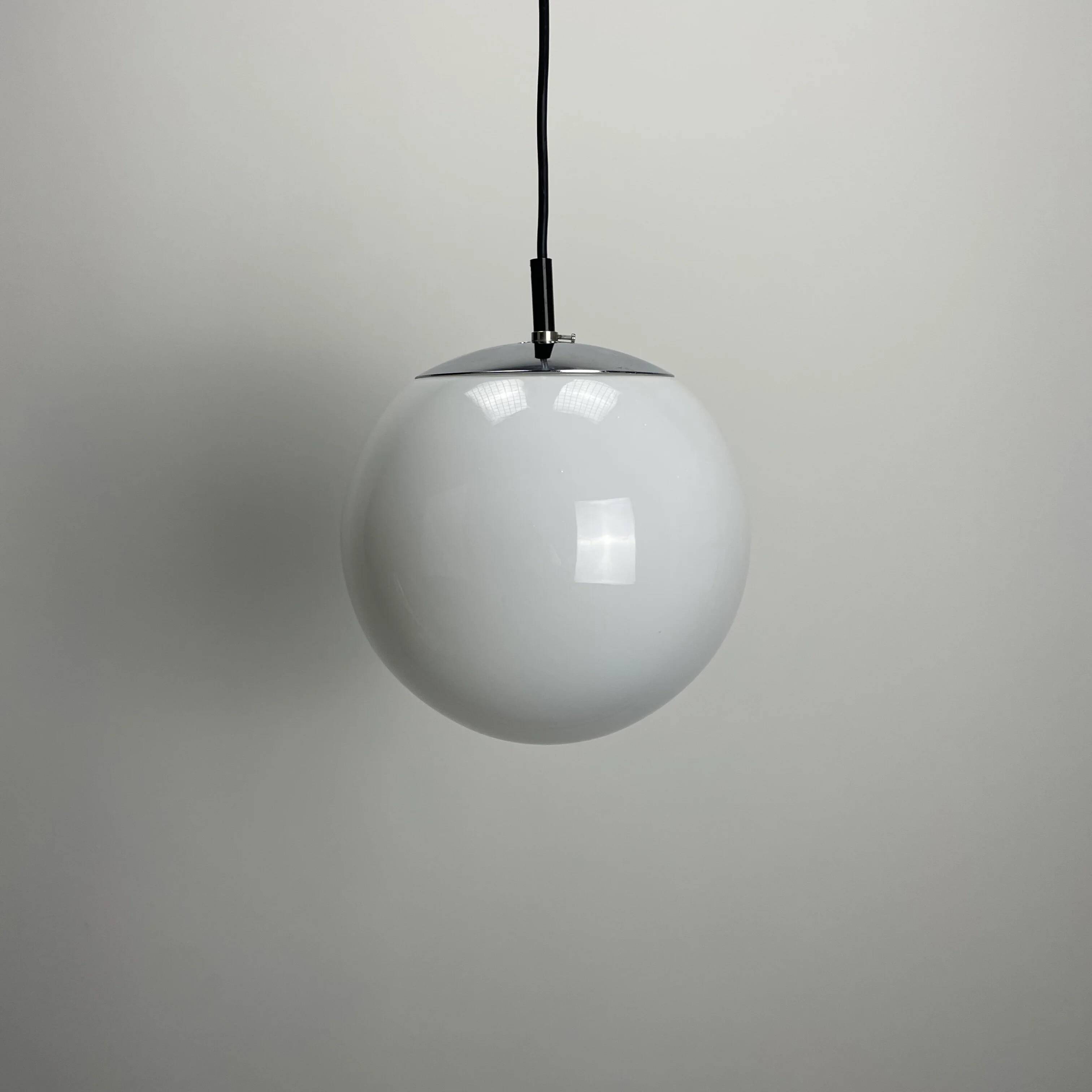 Suspension globe cascade MIST by RAAK Amsterdam 'Morning Mist', pendant lamp, 1970
