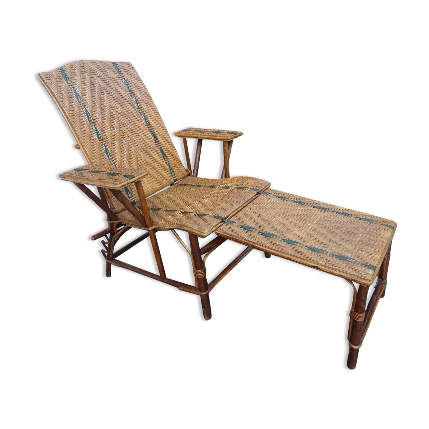 Rattan folding lounge chair