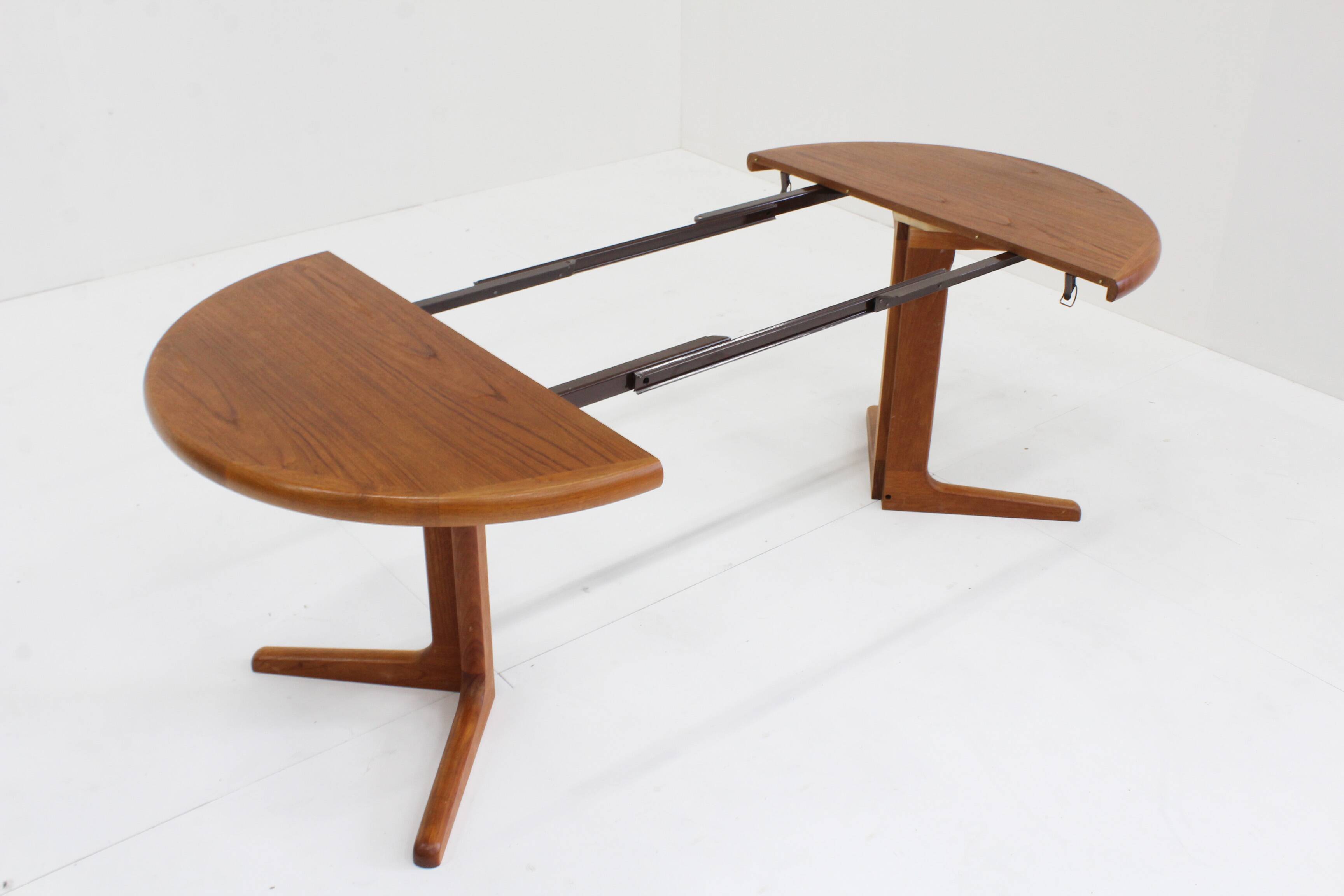 Vintage Danish round extendable dining table teak 1960s