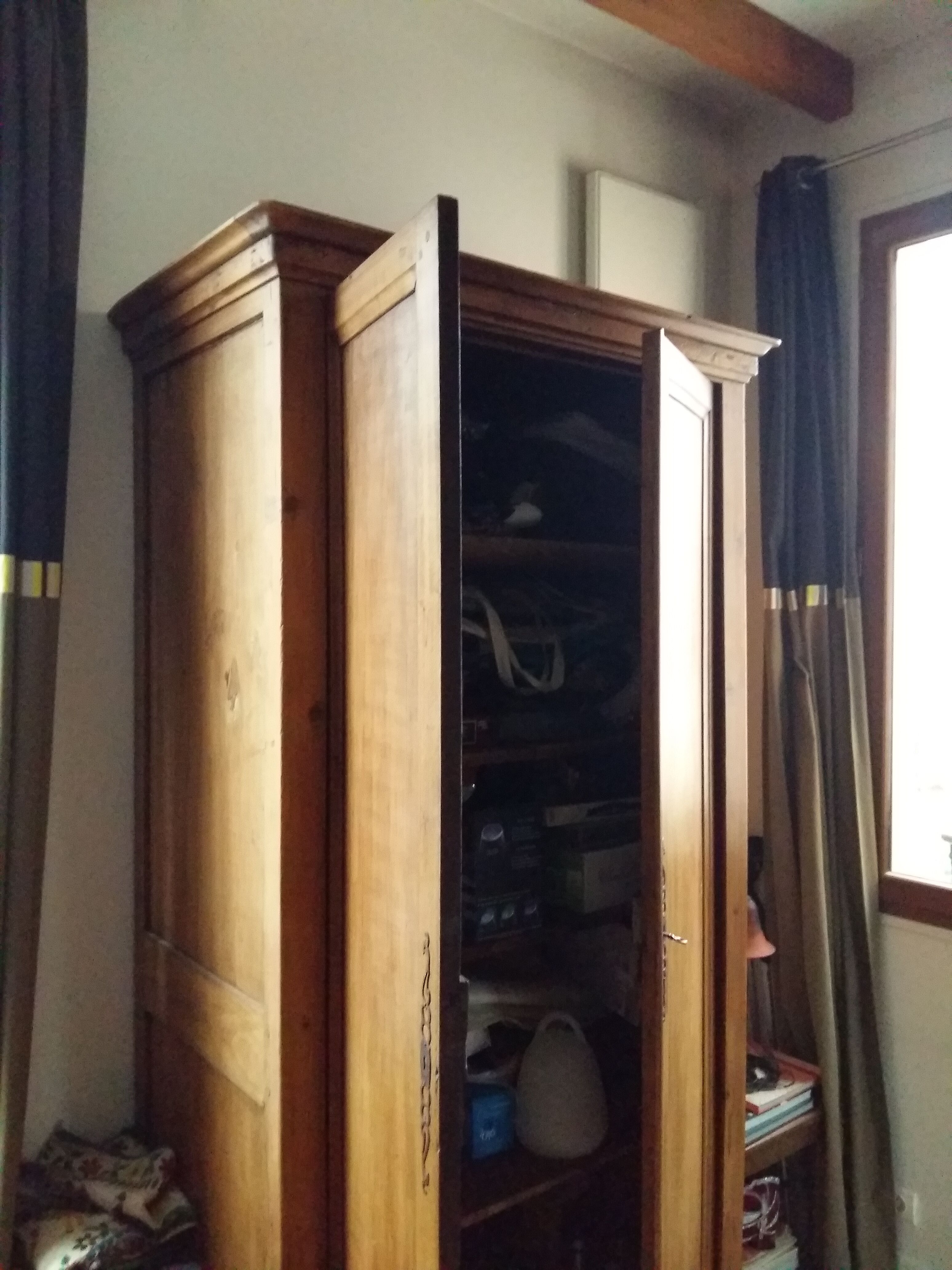 Double door wardrobe