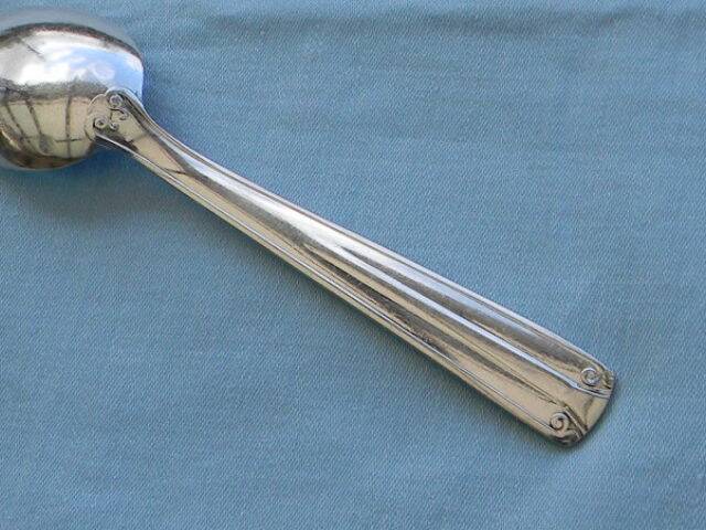 Set of 12 Art Deco silver-plated metal teaspoons. DIXI.