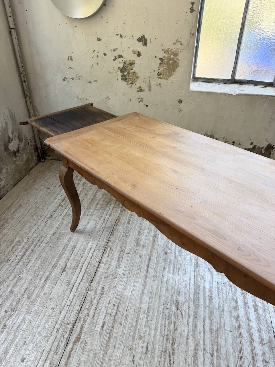 Table campagne provençale style Louis XV merisier