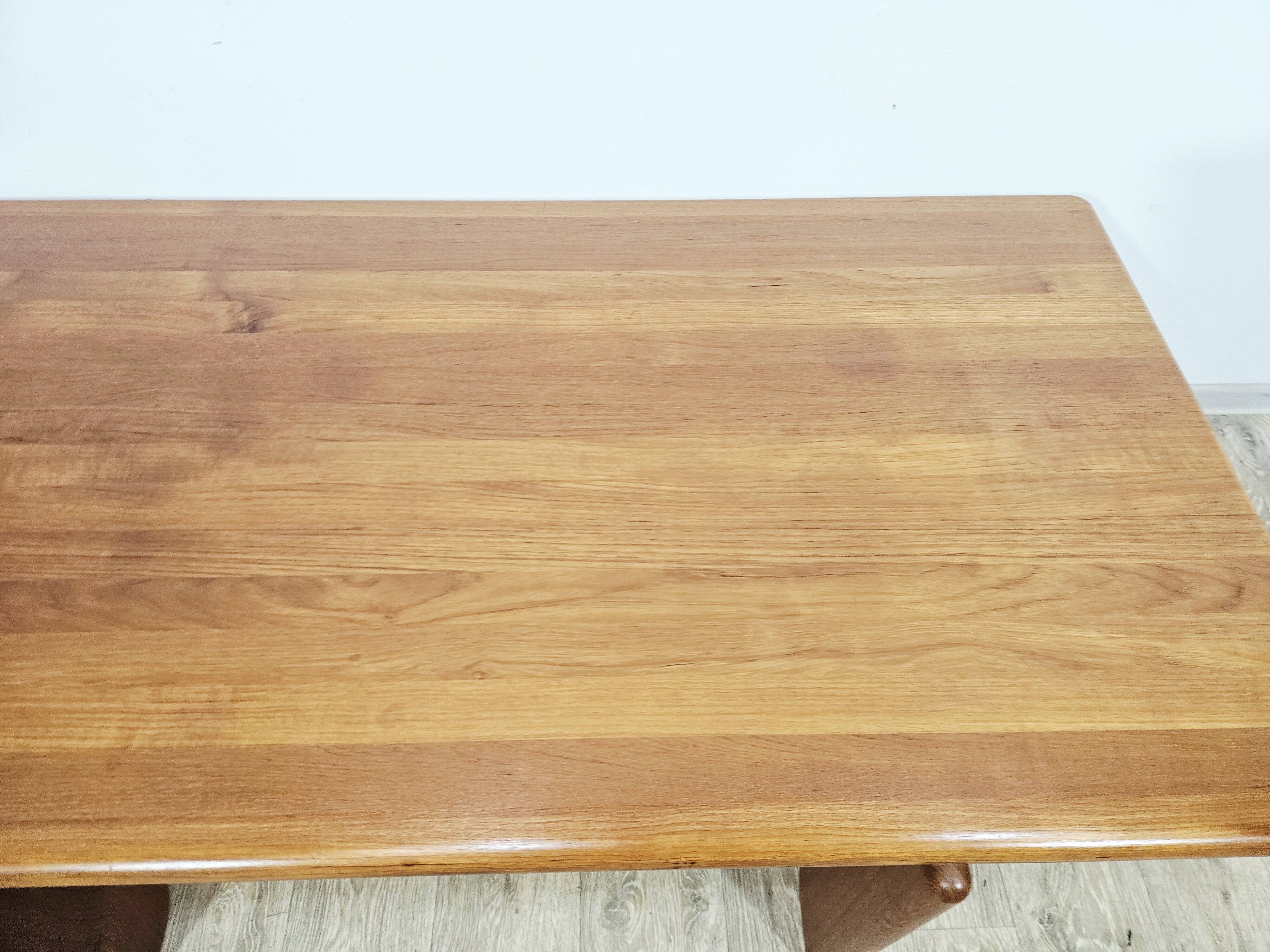 Table basse en teck massif danois / Style Mid-Century Modern / Années 1970.