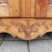 Louis XV buffet in cherry wood from the 19th century.
