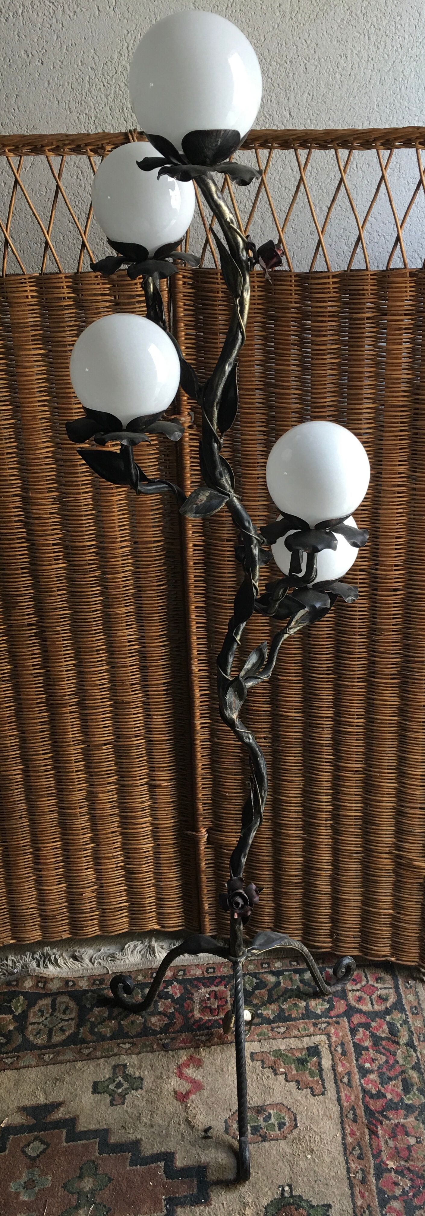 Footlight with opaque crystal globes.