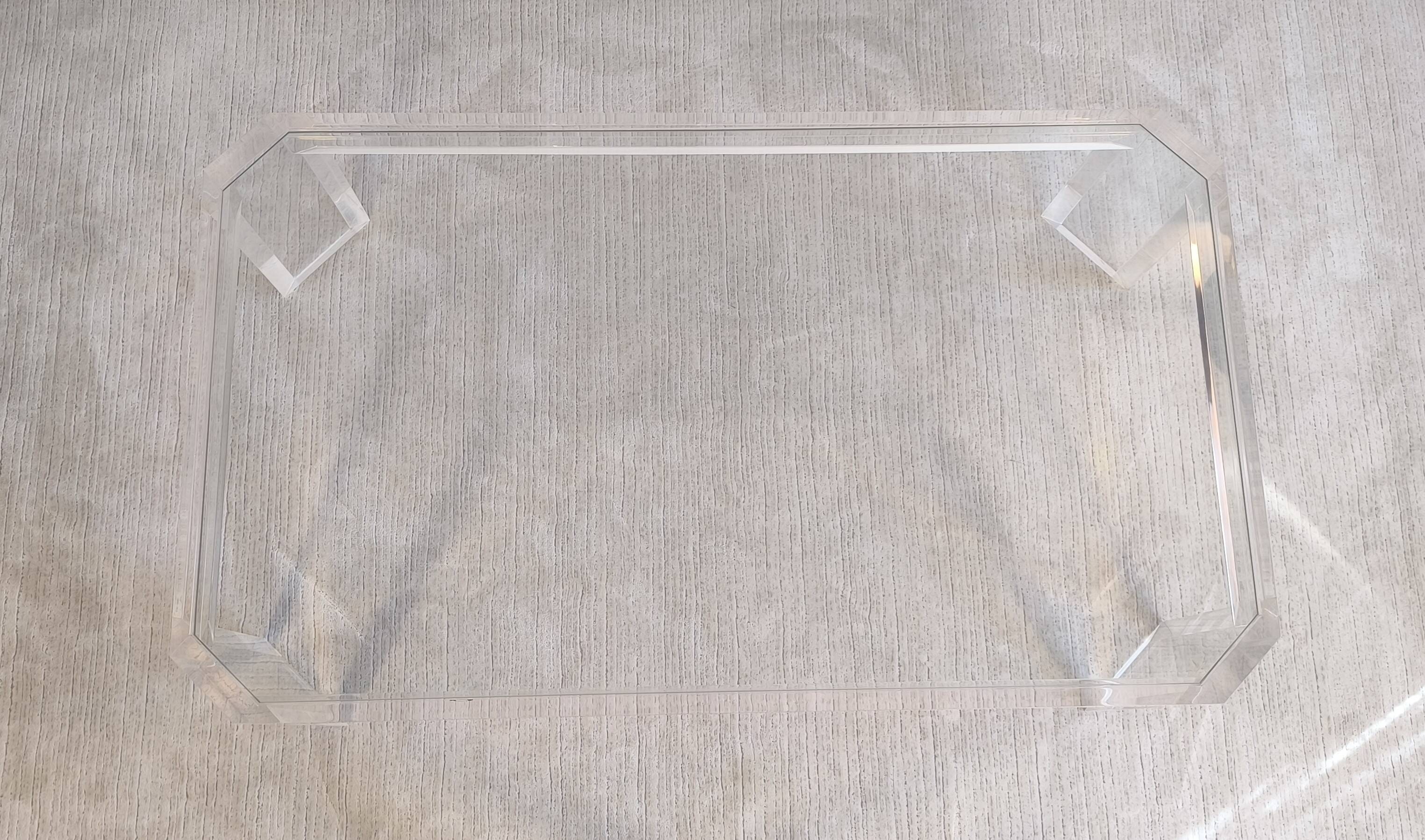 Superb coffee table in Altuglas and glass – signed by Marc Micoud, circa 1970.