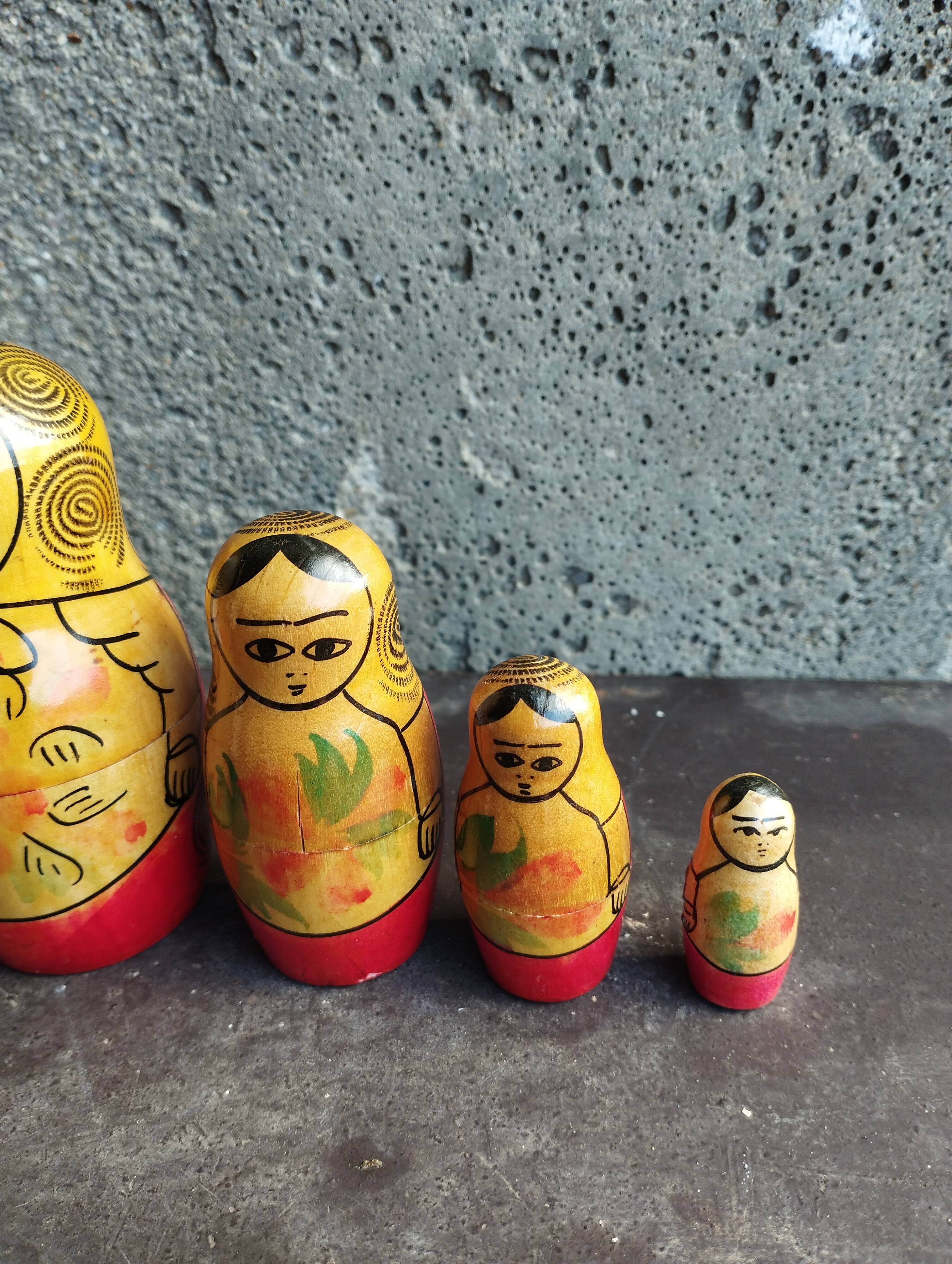 5 russian matryoshka dolls