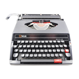 SR280 Welco vintage typewriter revised with ribbon new