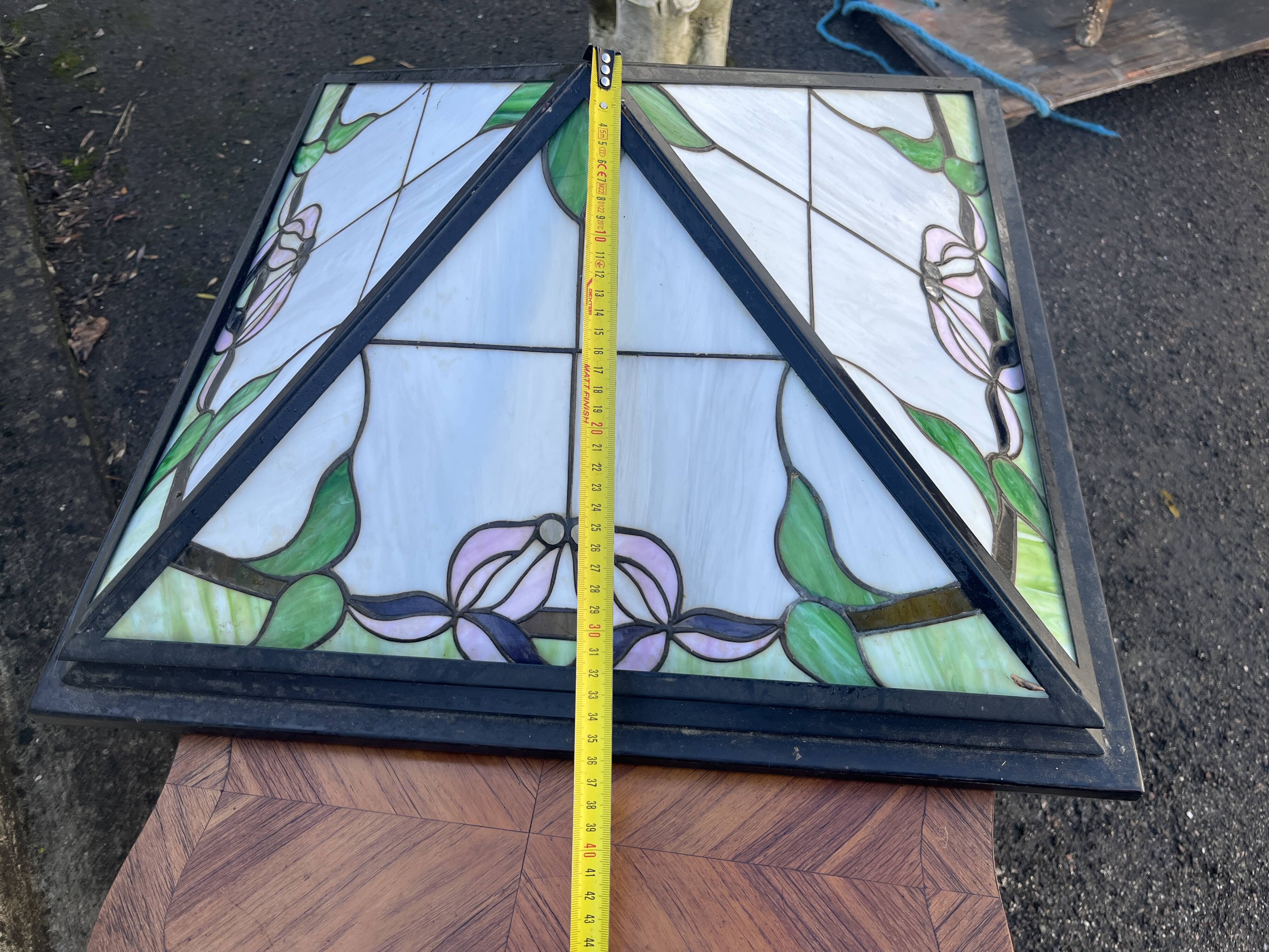 Abat-Jour Plafonnier Carré Type Tiffany – Vitraux Floraux style Art Nouveau