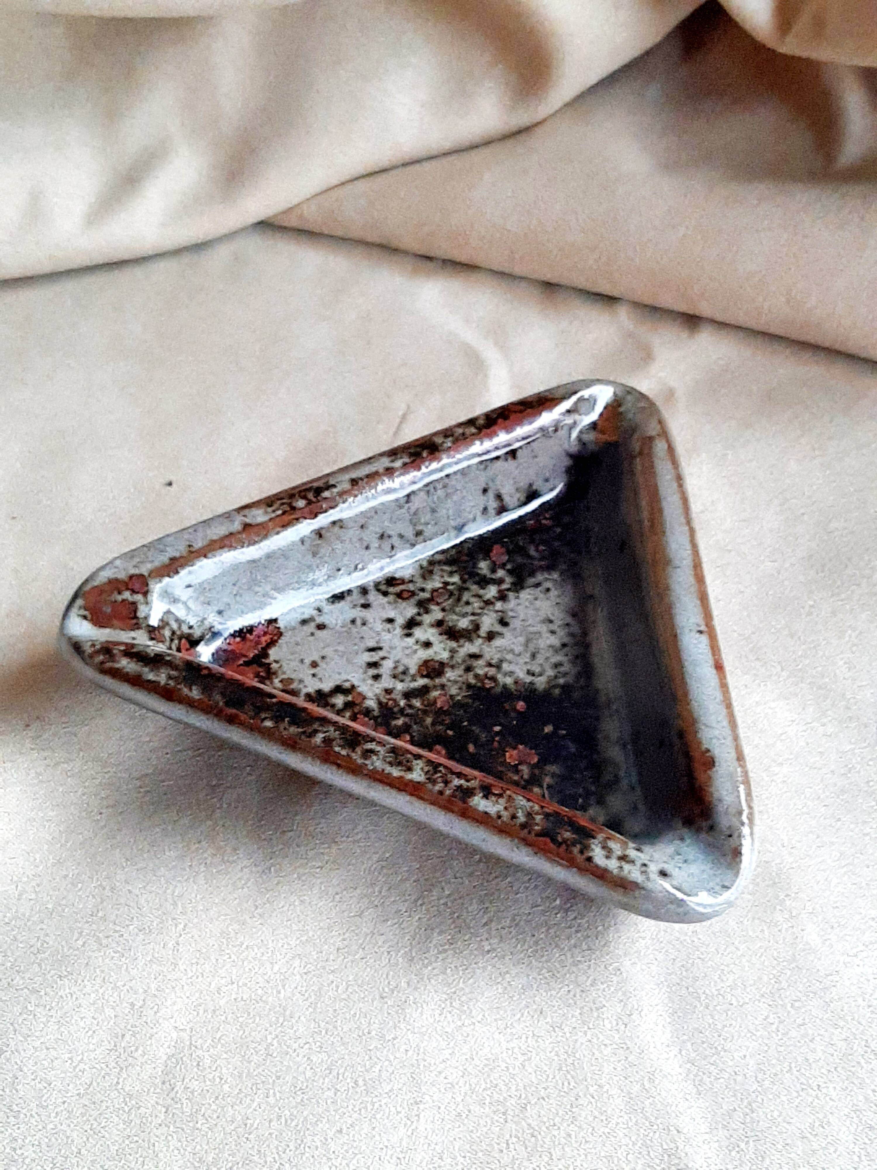 Cendrier en grès signé Chantal et Thierry Robert