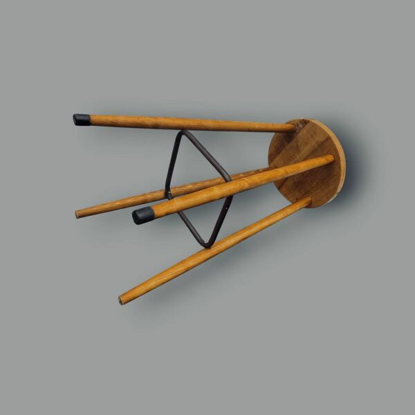 Ancien tabouret de bar en bois et métal – design sobre et authentique