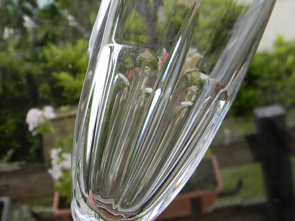 Set of 6 arques crystal champagne flutes. bergamo model.