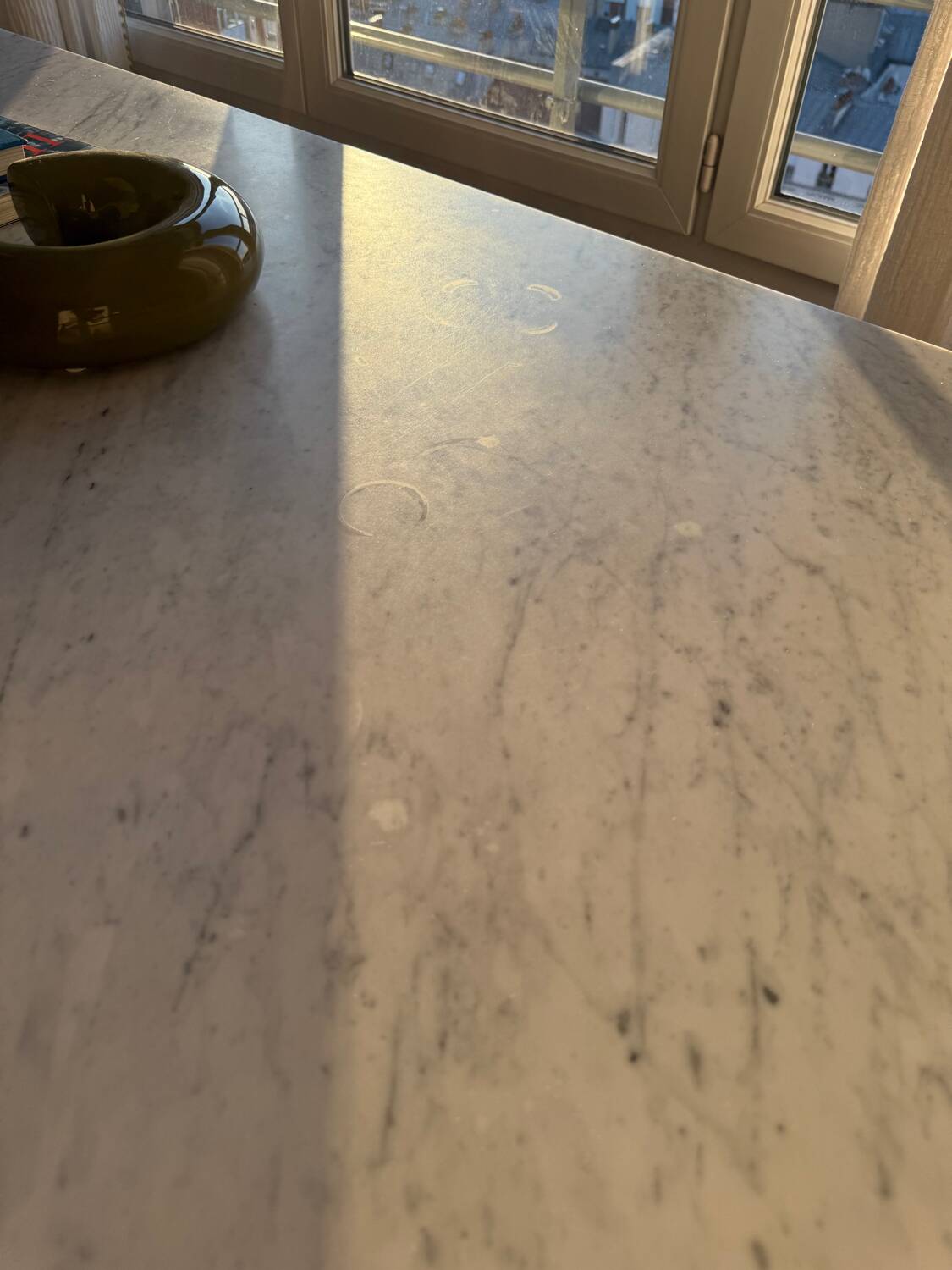 Table en marbre de Carrare