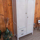 Armoire parisienne