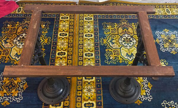 Table de bistrot début XXème piètement en fonte et plateau Terrazzo