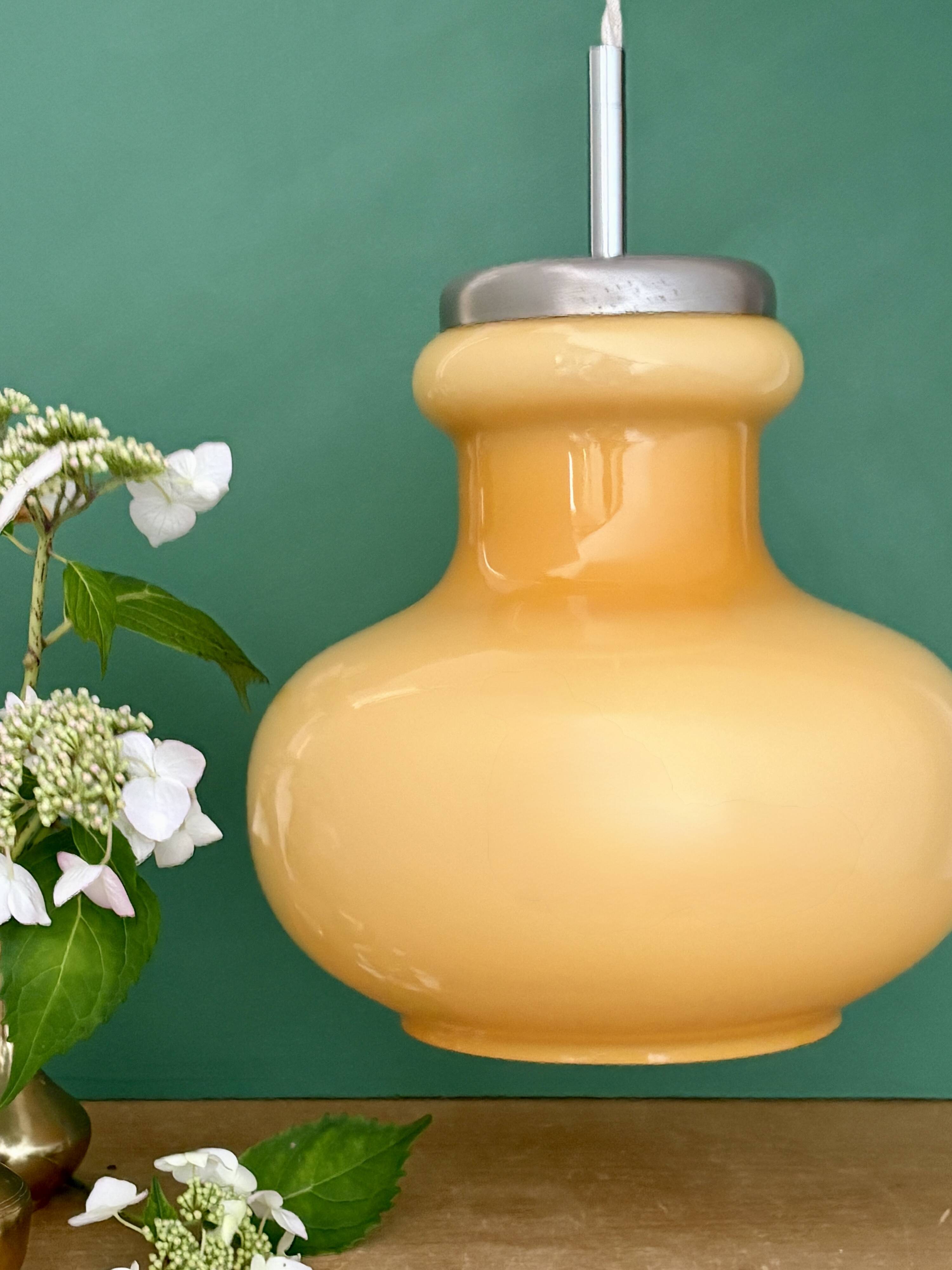 Suspension globe vintage en opaline orange