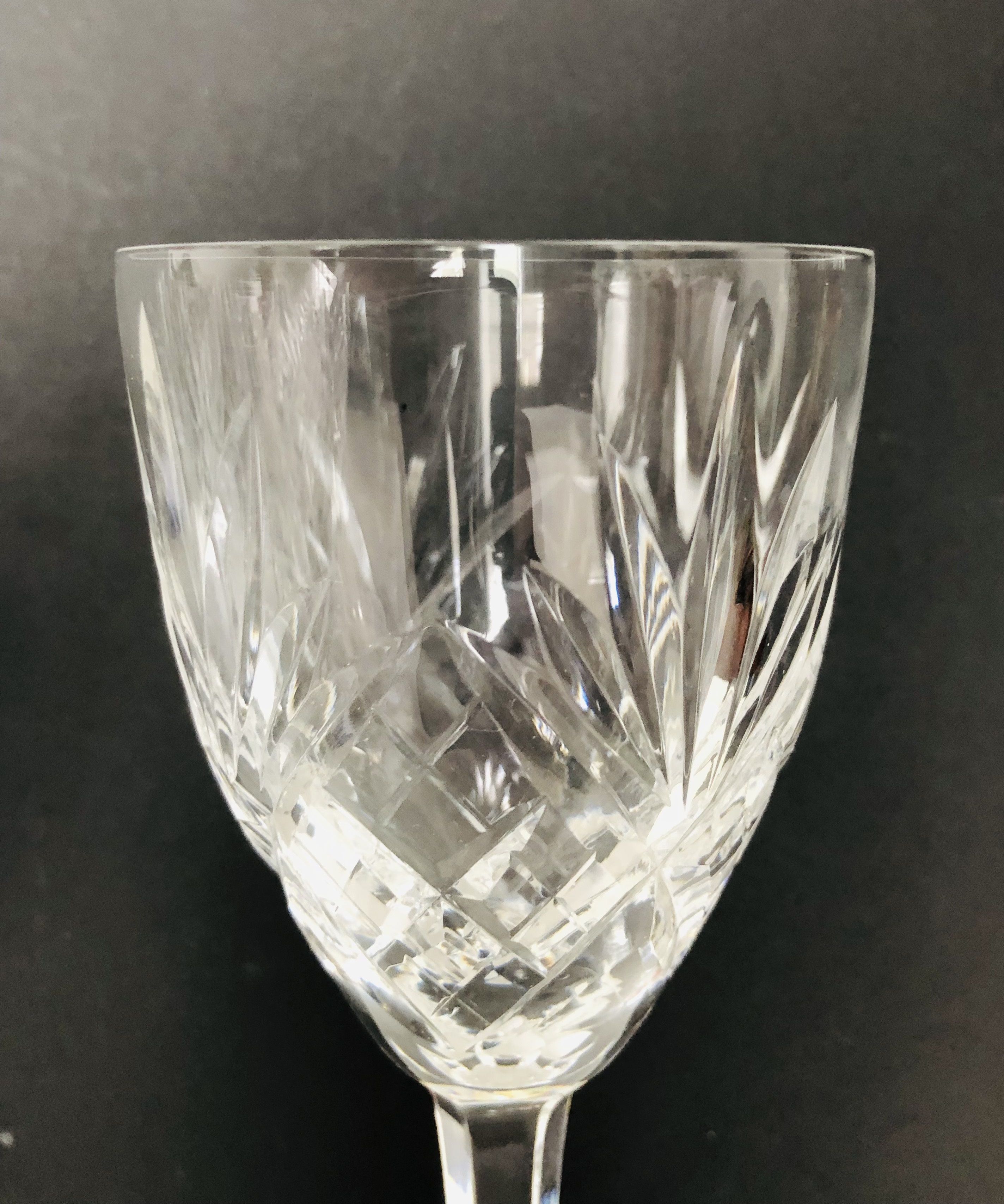 6 Glasses of white wine in cut crystal of Saint Louis model Chantilly