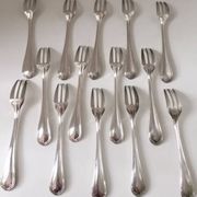 Ensemble de 14 fourchettes à gâteau christofle modèle spartour
