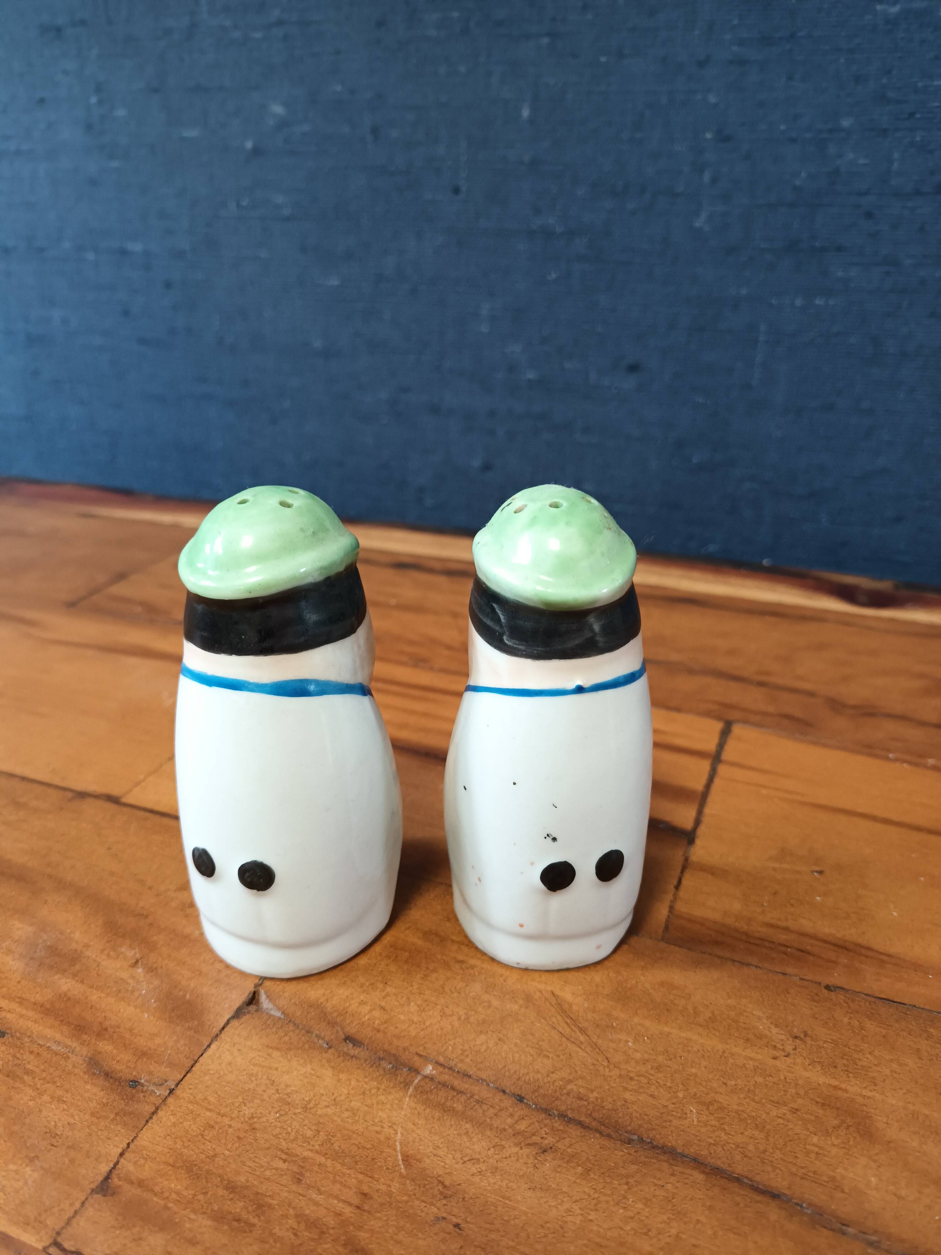 Pepper salt shaker