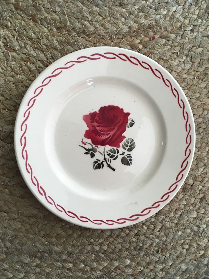 Set eight flowery dessert plates