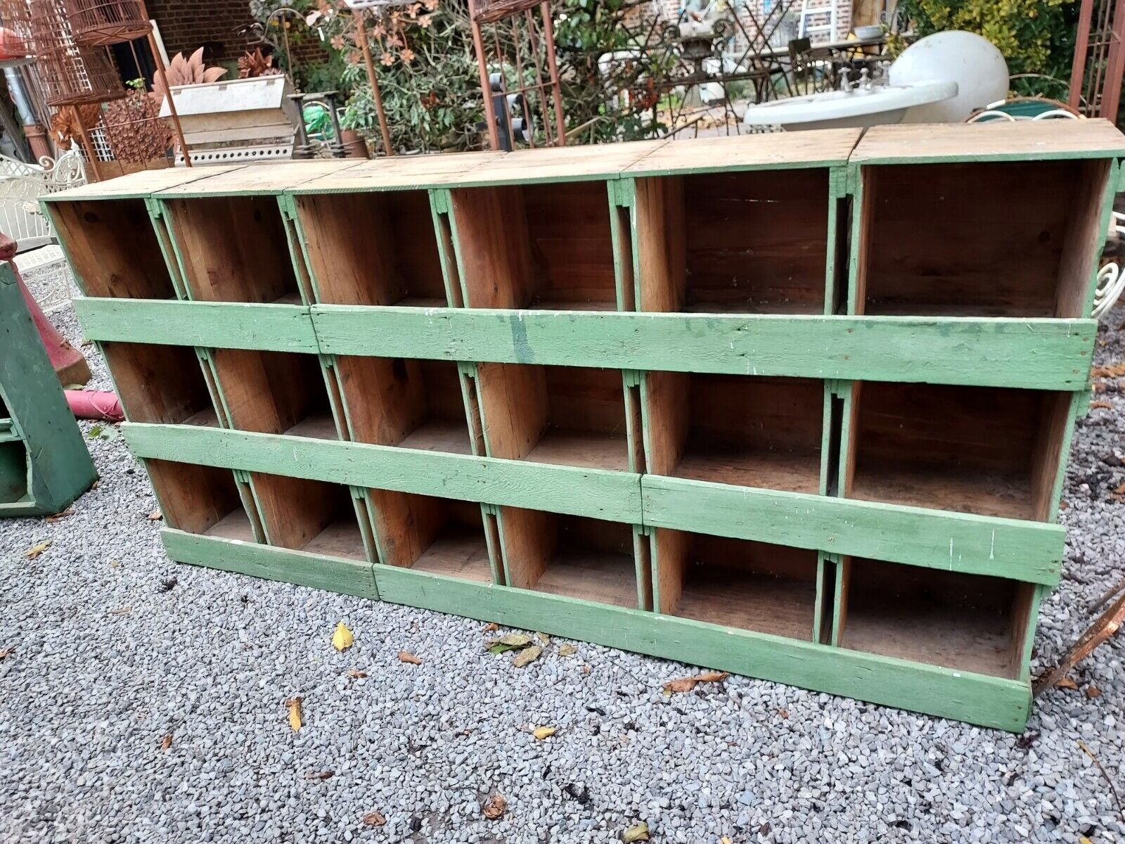 Casiers, meuble de métier en bois