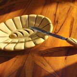 Bread basket and knife
