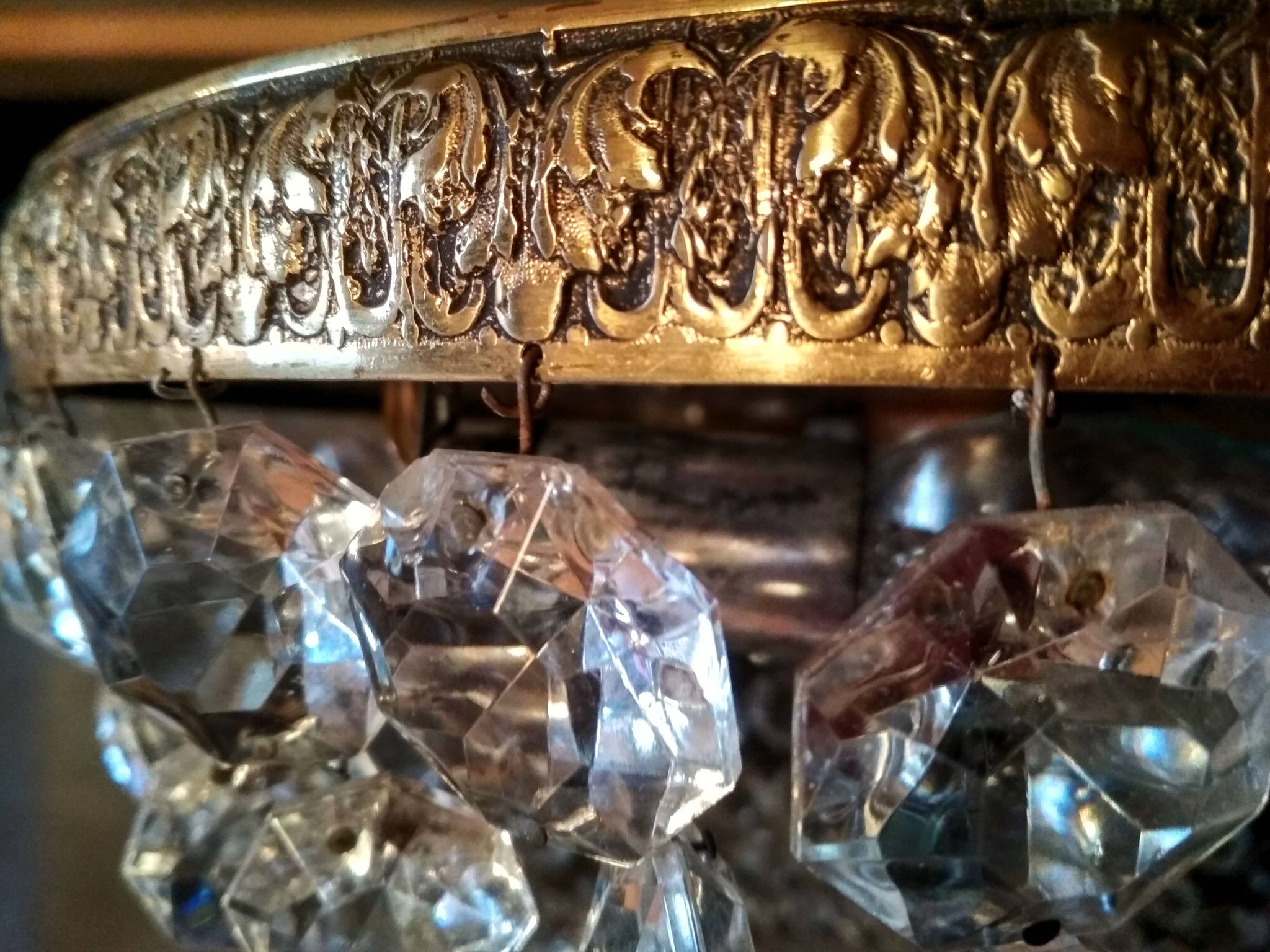 Lustre doré à Pampilles en cristal, plafonnier montgolfière XXème
