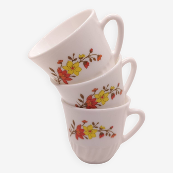 Vintage Arcopal cups with flared shape