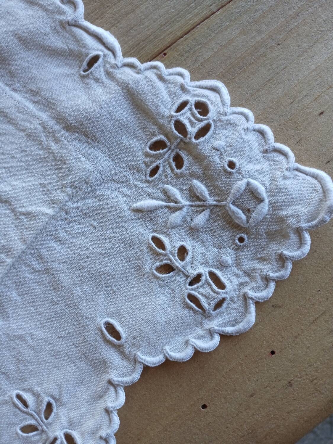 Antique flat sheet and 2 pillowcases set