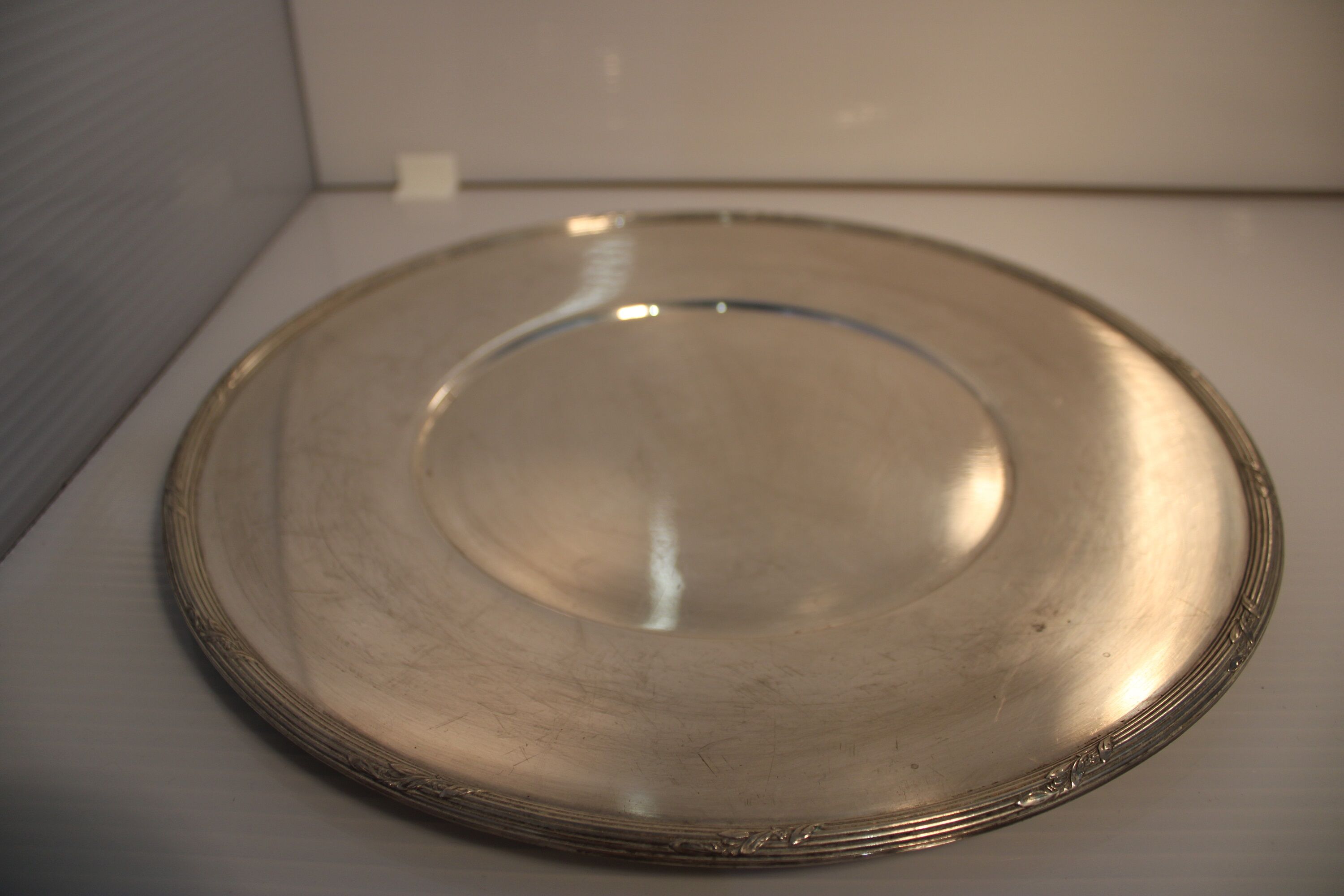 Silver metal bell dish "europ felix"