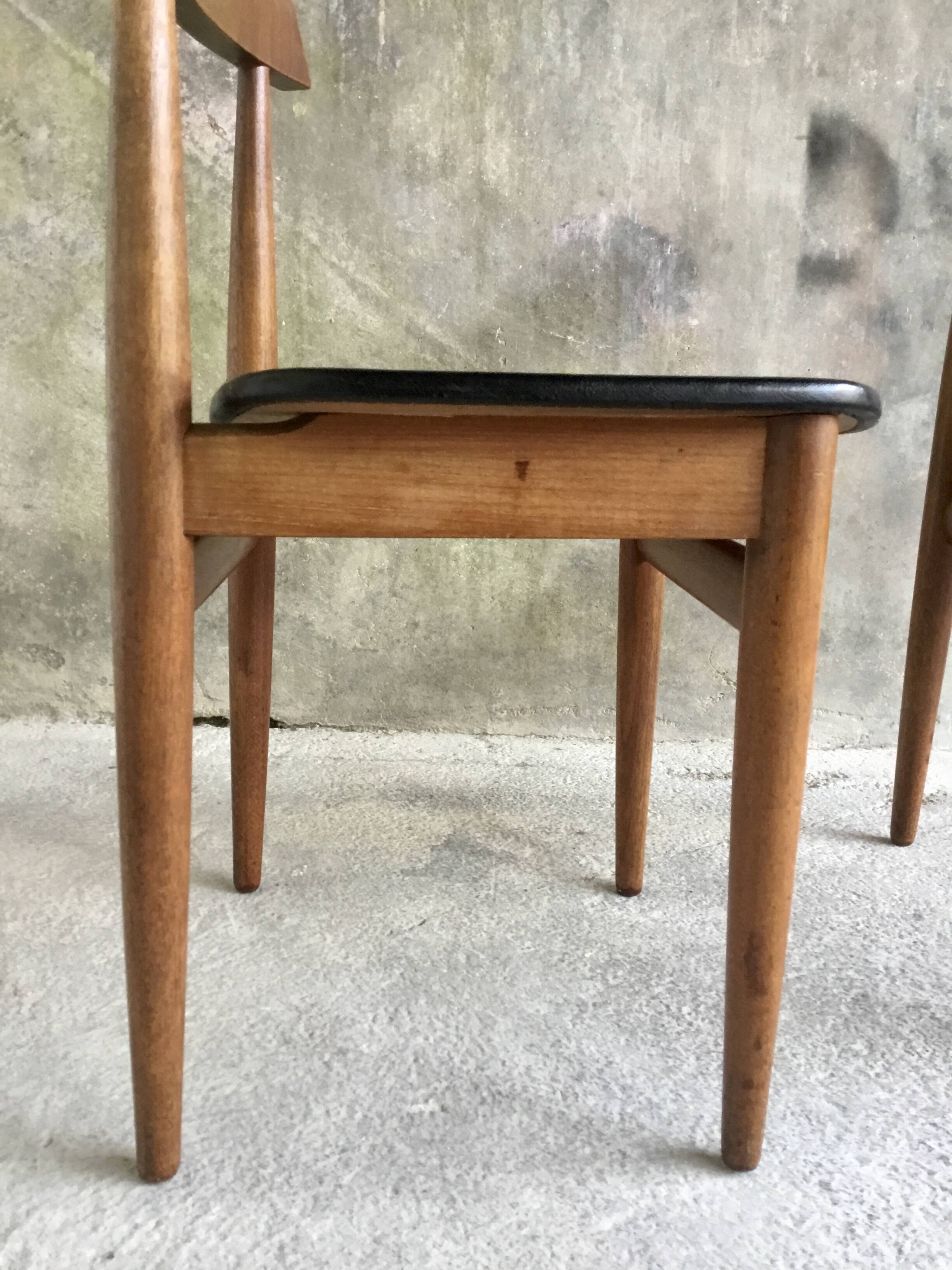 Pair of Scandinavian chairs by Hans Olsen for Frem Rojle - 1960s