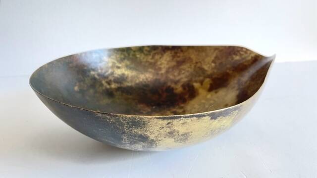 Vintage fruit bowl style brass drop